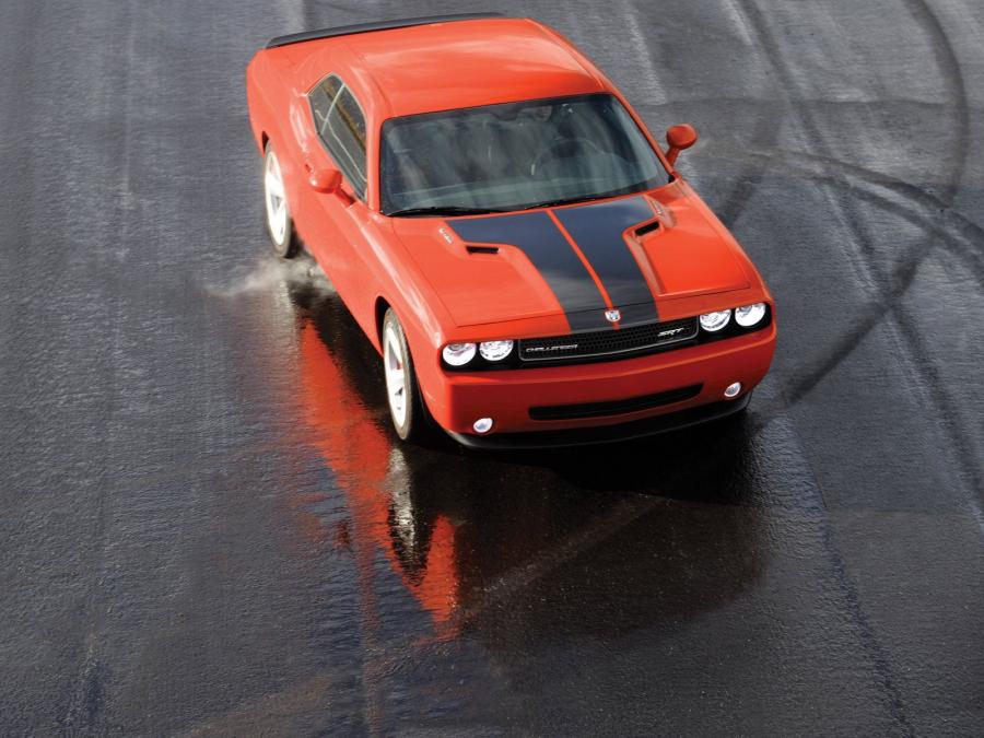  Dodge Challenger SRT8 2008 года  (фото 32 из 356)